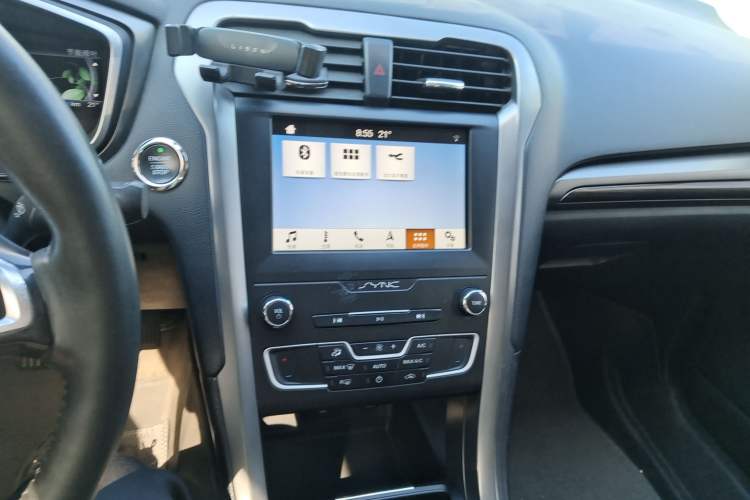 Used Ford Mondeo New Energy 2018 2.0 PHEV Smart-Controlled Fashion Edition China VI Standard Audio And AC Panel