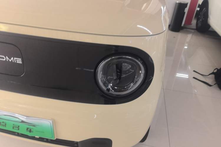 Used Geely Galaxy Panda 2023 Panda Mini 200km Endurance Bear Left Front Headlight