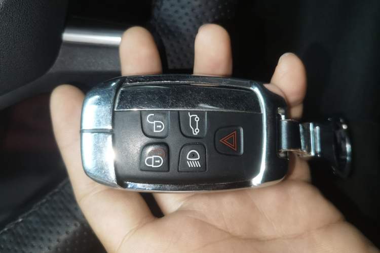 Used Land Rover Discovery Sport 2019 240 PS PURE Edition China VI Standard