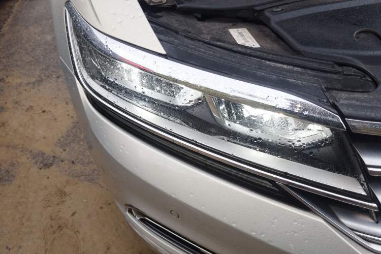 Used Volkswagen Phideon 2018 Revised Version 380TSI Two-Wheel Drive Business Edition
