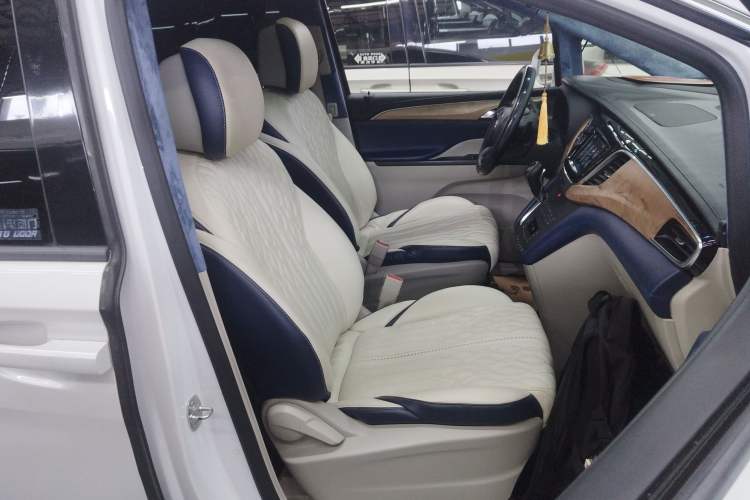 Used Buick GL8 2018 ES 28T Comfort Model China VI Standard
