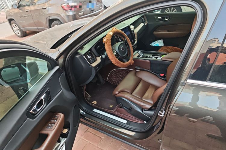 Used Volvo XC60 2021 T5 4x4 Smart Luxury Edition