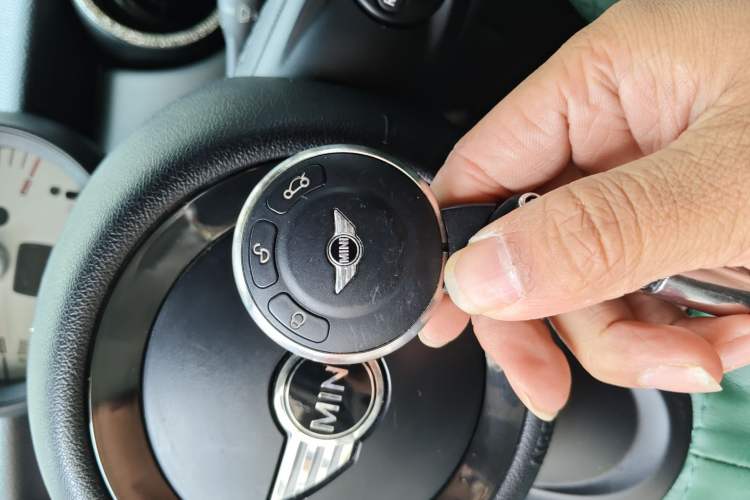 Used MINI 2012 1.6L COOPER Baker Street
