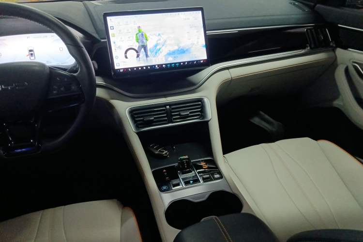 Used BYD Song PLUS New Energy 2023 Champion Edition DM-i 110KM Flagship Model Audio And AC Panel