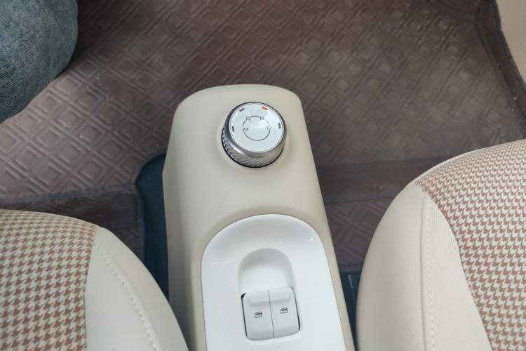 Used Wuling Hongguang MINIEV 2024 3rd Generation 215km Youth Edition Gear Lever