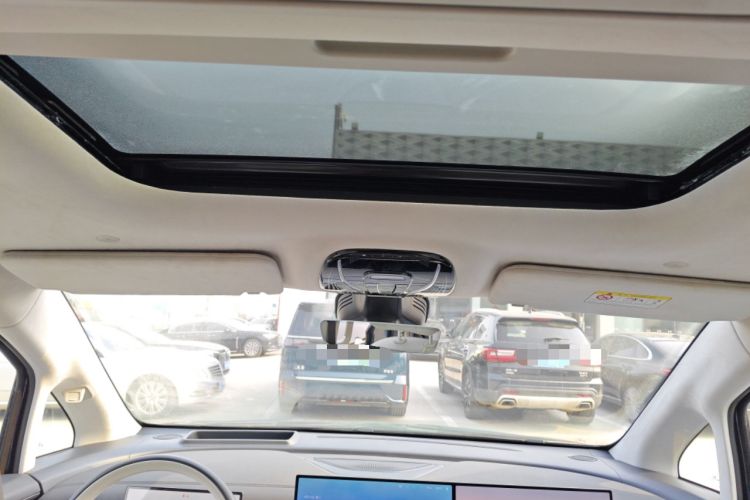 Used VOYAH Dream 2025 PHEV Four-Wheel-Drive Flagship Kunpeng Edition Headliner