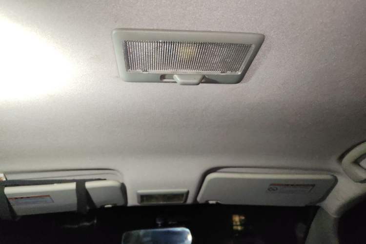 Used Suzuki SX4 2011 Revised Version 1.6L Manual – Dynamic Edition Headliner