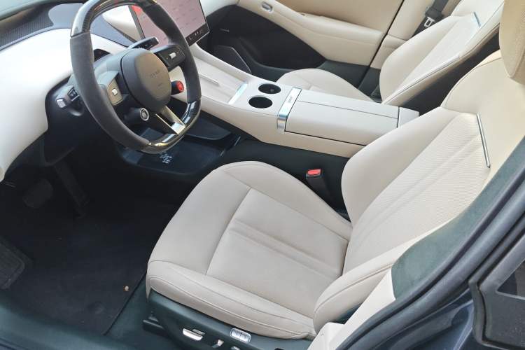 Used Xiaomi Auto YU7 2025 Ultra-Long Range High-Performance All-Wheel-Drive Max Edition