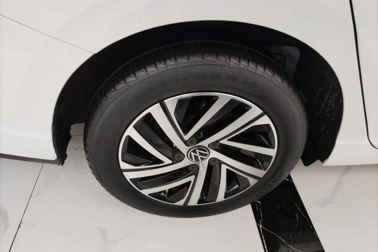 Used Volkswagen Lavida 2023 280TSI DSG Starry Sky Deluxe Edition Right Rear Wheel Hub