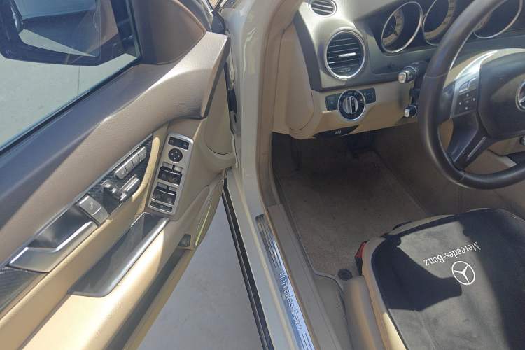 Used Mercedes-Benz C-Class 2013 C 260 CGI Elegant Model