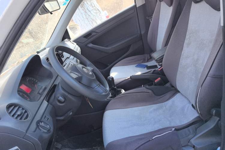 Used Volkswagen Jetta 2015 Value Edition 1.6L Manual Fashionable Style
