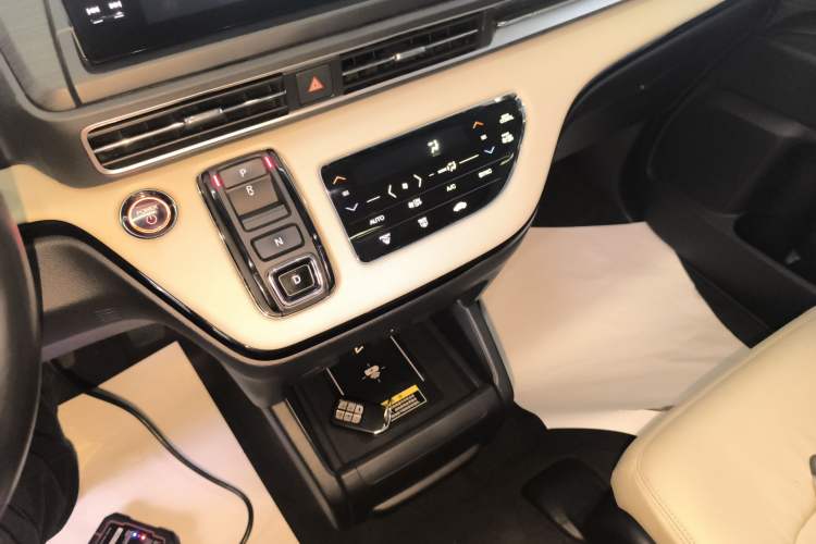 Used Honda Elysion 2022 2.0L eHEV Luxury Edition
