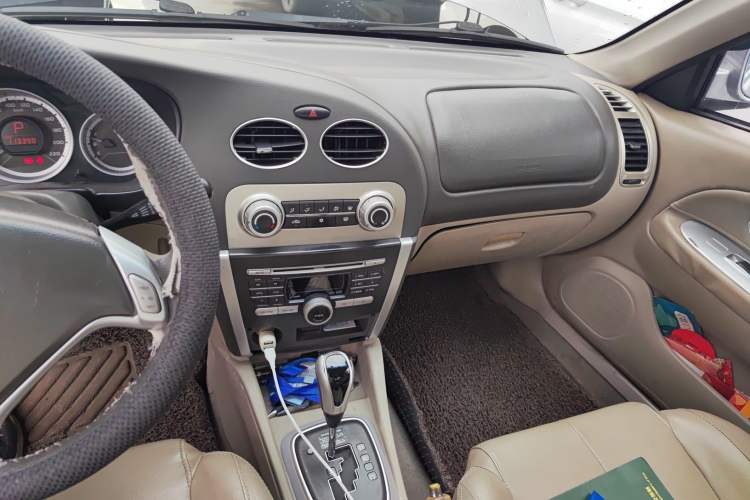 Used Soueast V3 Lingyue 2010 1.5L CVT Luxury Edition
