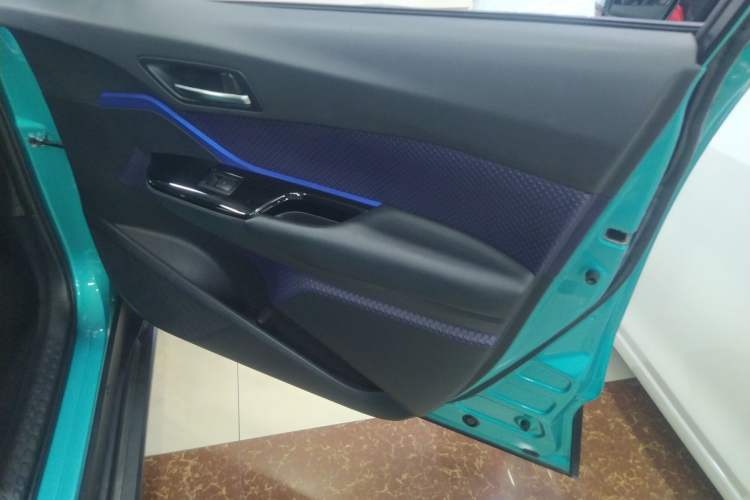 Used Toyota C-HR 2018 2.0L Leading Edition China VI
