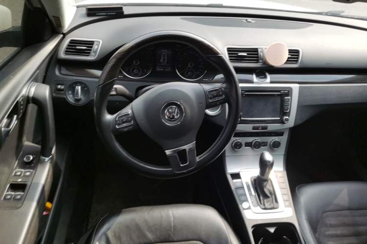 Used Volkswagen Magotan 2013 2.0 TSI Prestige Model Steering Wheel