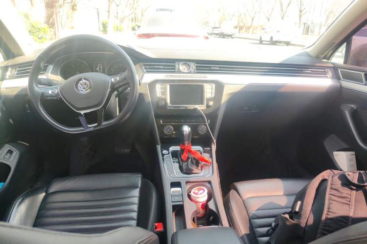 Used Volkswagen Magotan 2017 330TSI DSG Leading Model
