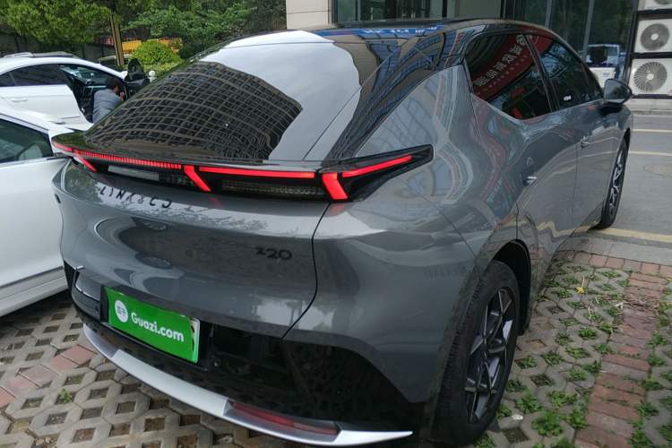 Used Lynk & Co Z20 2025 530 km Range Rear-Wheel Drive Max Rear Right 45 Deg