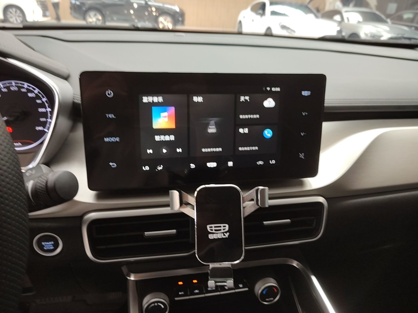 Geely Auto Coolray 2024 1.5T DCT Longteng Edition — снимка 15