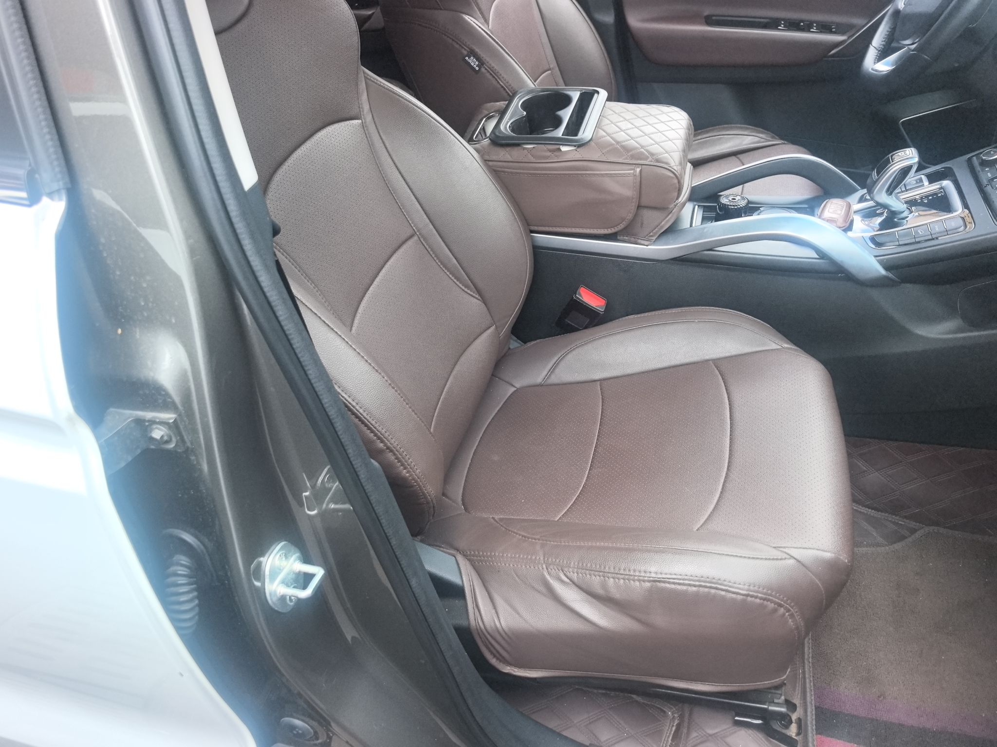 Geely Auto Emgrand X7 Sport 2022 1.8TD DCT Zhiya Trim — снимка 19