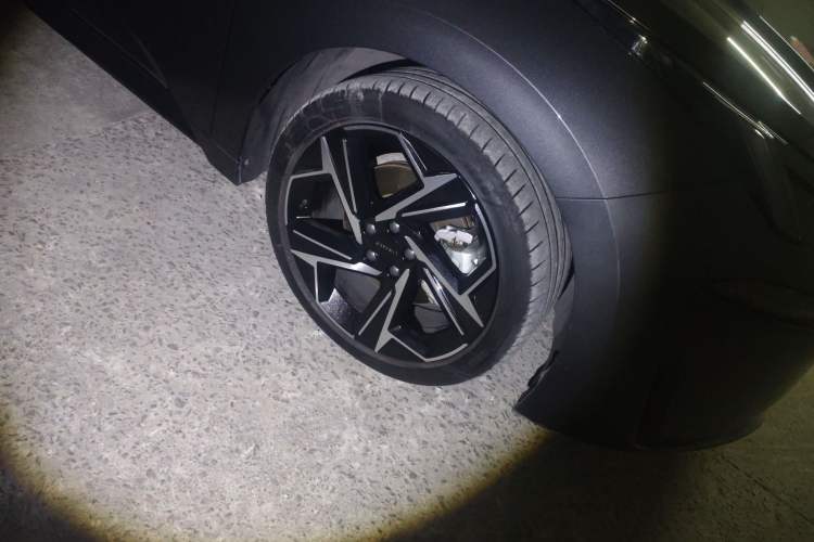 Used Lynk & Co 07 2024 EM-P 126 Long-Range Halo