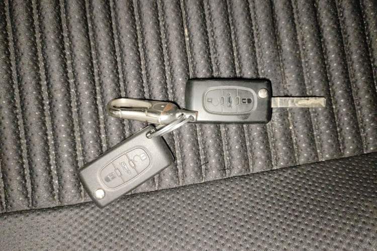 Used Peugeot 308 2013 1.6L Manual Fashion Model