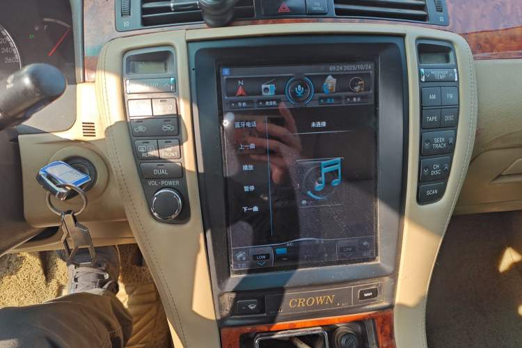 Used Toyota Crown 2005 2.5L Royal Audio And AC Panel