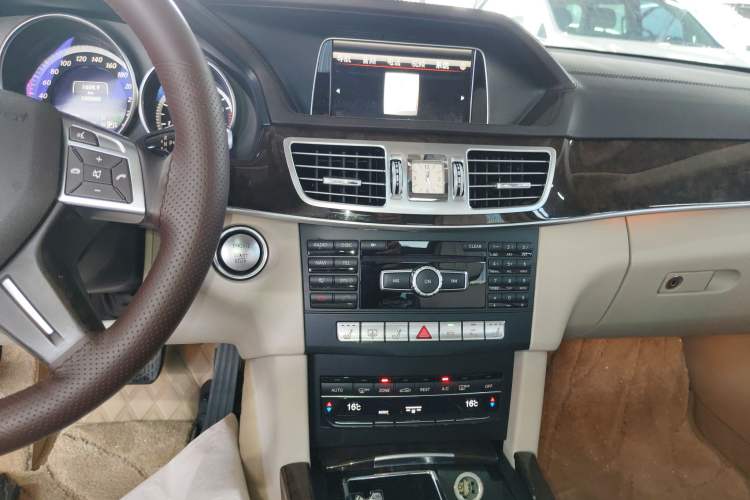 Used Mercedes-Benz E-Class 2015 E 320 L 4MATIC Audio And AC Panel
