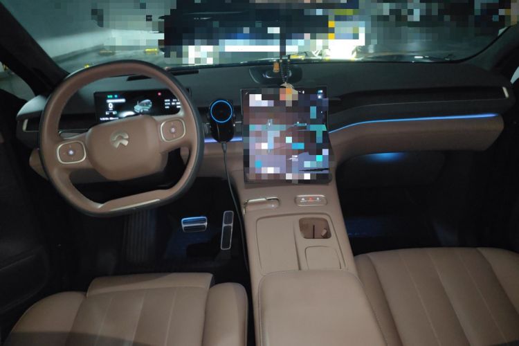 Used Nio ES8 2024 75 kWh Center Console