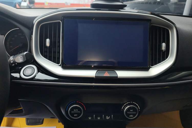 Used Kia kx1 Stonic 2021 1.4L CVT Sunroof Model