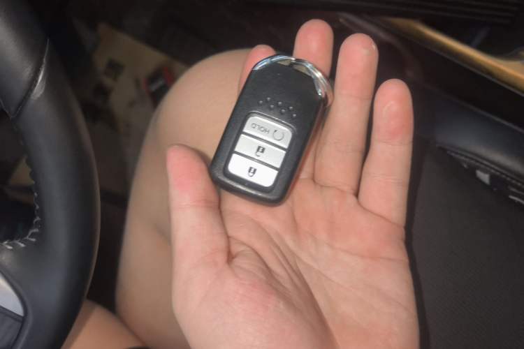 Used Honda CR-V 2017 240TURBO CVT Front-Wheel Drive Fashion Edition