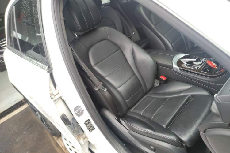 Used Mercedes-Benz GLC 2018 GLC 260 4MATIC Luxury Model Right Front Seat