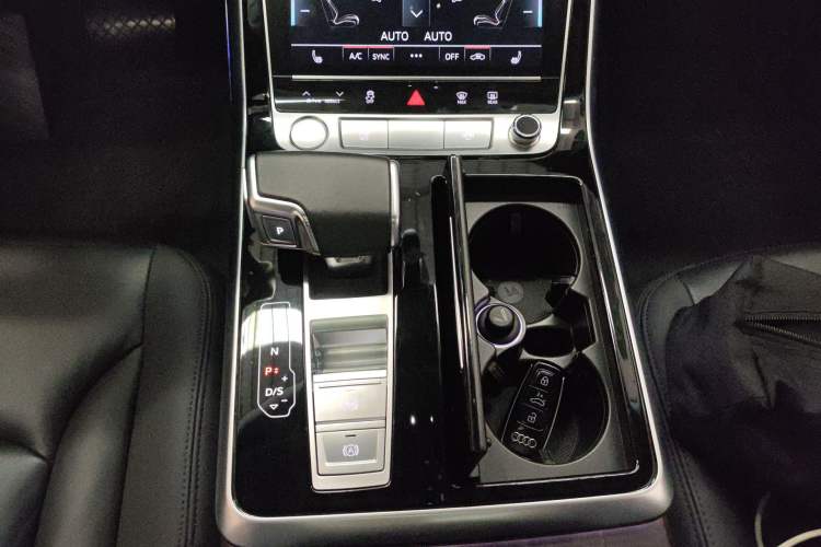 Used Audi Q8 2019 55 TFSI Luxury Dynamic Model
