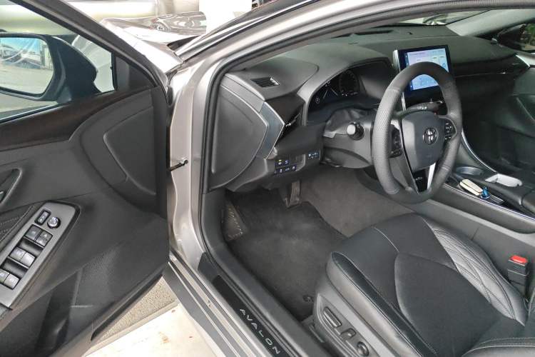 Used Toyota Avalon 2022 2.5L Touring Premium Edition Driver Seat