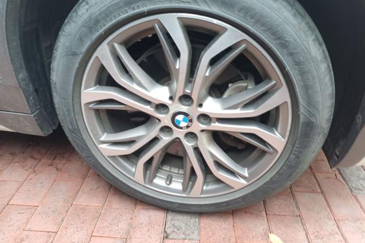 Used BMW X2 2018 sDrive25i Leading Model M Sport Package China V Right Front Wheel Hub