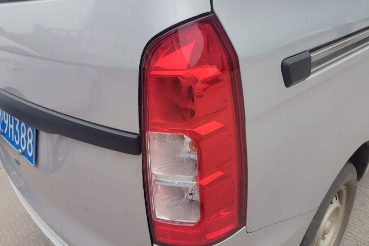 Used Wuling Hongguang V 2022 1.5L Jingqu Version Hydraulic Power Steering LAR Right Rear Taillight