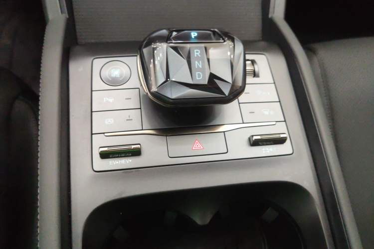 Used BYD Qin L 2025 DM-i Smart Drive 80KM Leading Model
