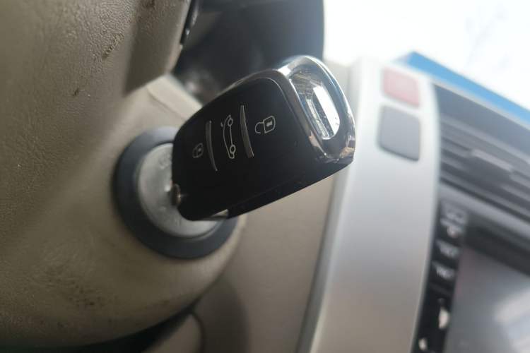 Used Hyundai Tucson 2009 2.0L Automatic Two-Wheel Drive with Sunroof
