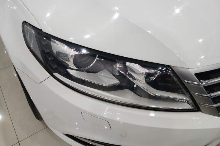 Used Volkswagen FAW-Volkswagen CC 2015 1.8TSI Prestige Model Right Front Headlight