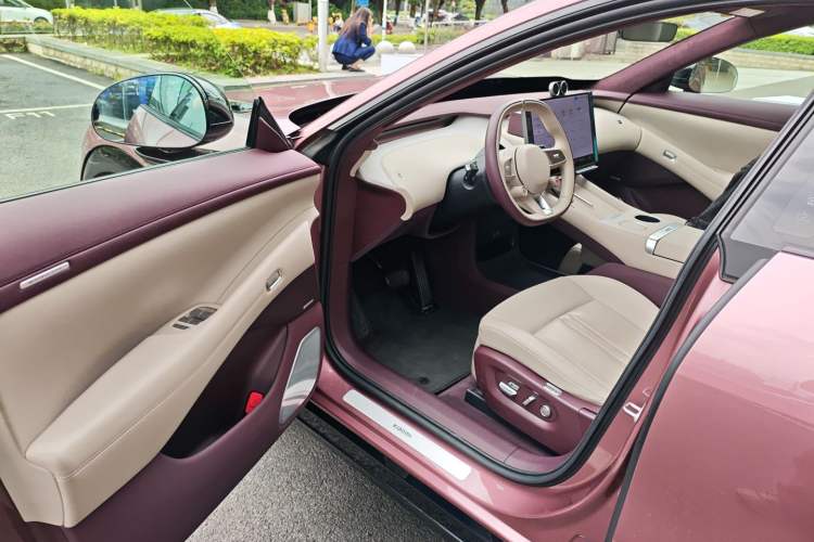 Used Xiaomi Auto YU7 2025 Ultra-Long Range High-Performance All-Wheel-Drive Max Edition