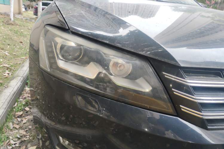 Used Volkswagen Passat 2011 1.8TSI DSG Prestige Edition Right Front Headlight