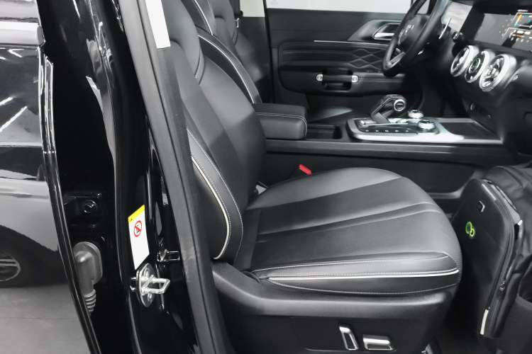 Used Tank 300 2021 Off-Road Edition 2.0T Conqueror Right Front Seat