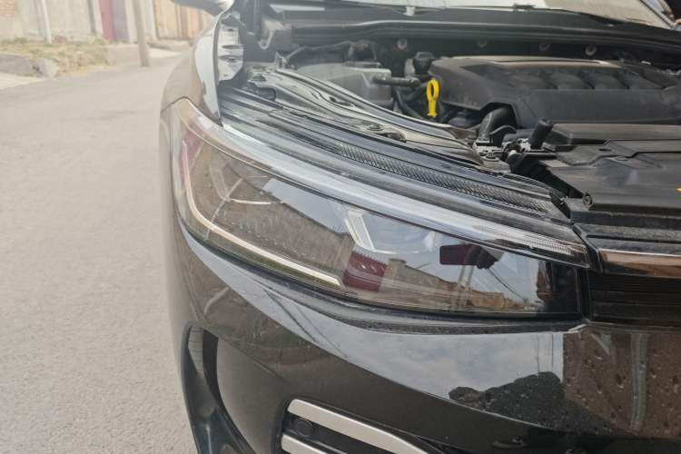 Used Volkswagen Passat 2025 Pro 380TSI Dragon Edition Right Front Headlight