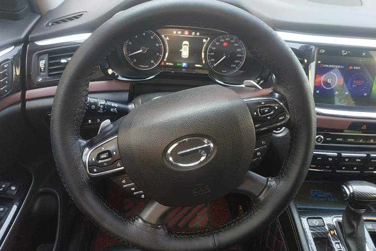 Used GAC Trumpchi GS8 2017 320T Two-Wheel Drive Luxury Smart Connectivity Version (7 Seats) Steering Wheel