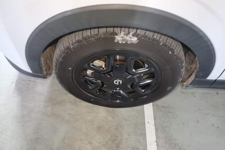 Used Leapmotor T03 2023 310 Lite Edition Left Front Wheel Hub