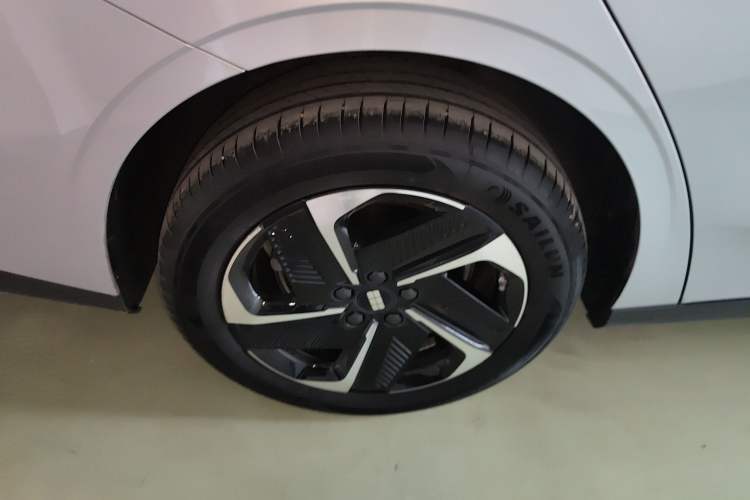 Used Geely Galaxy L6 2025 EM-i 140km Starship Edition