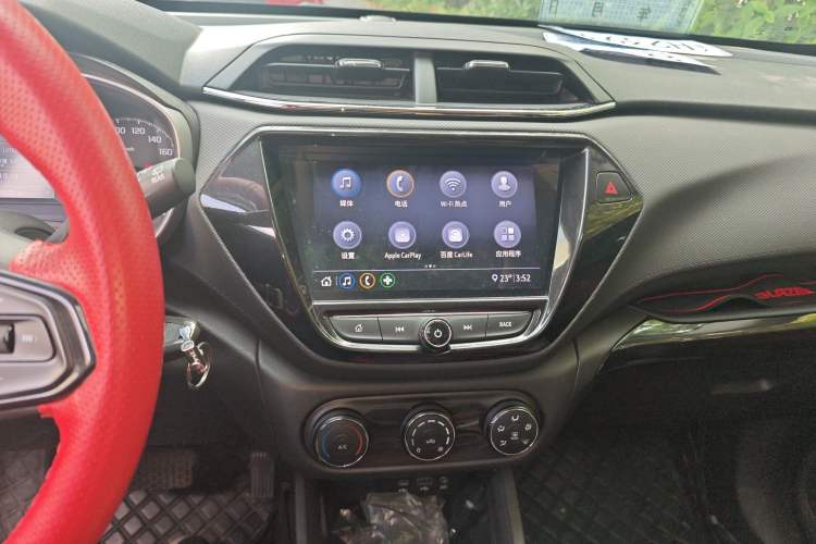 Used Chevrolet Trailblazer 2019 435T Redline CVT Two-Wheel-Drive Sharp Edition China VI Standard Audio And AC Panel