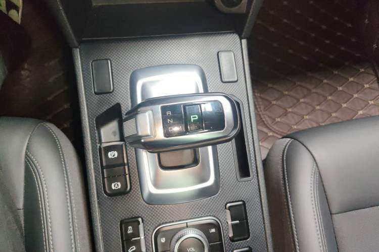 Used Haval H6 Coupe 2020 Smart Connect Version 1.5T Automatic Two-Wheel Drive Elite Model Gear Lever