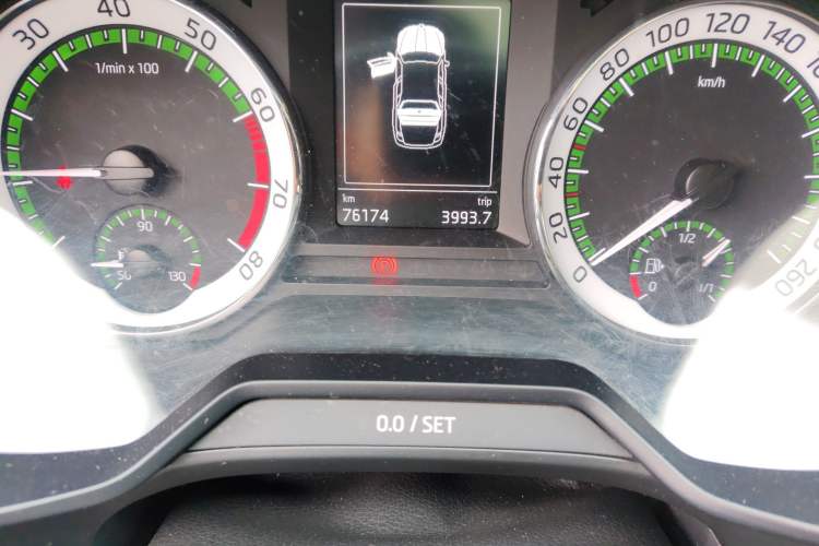 Used Skoda Octavia 2018 TSI280 DSG Luxury Edition Odometer Close Up