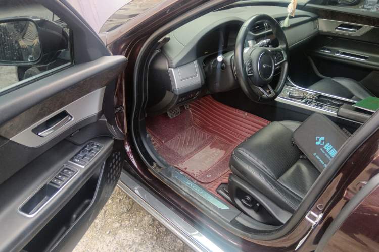 Used Jaguar XFL 2018 XFL 2.0T 250 PS Premium Edition
