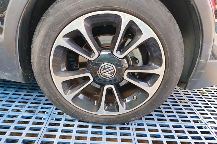 Used MG 3SW 2015 1.5L AMT Elite Model Right Front Wheel Hub
